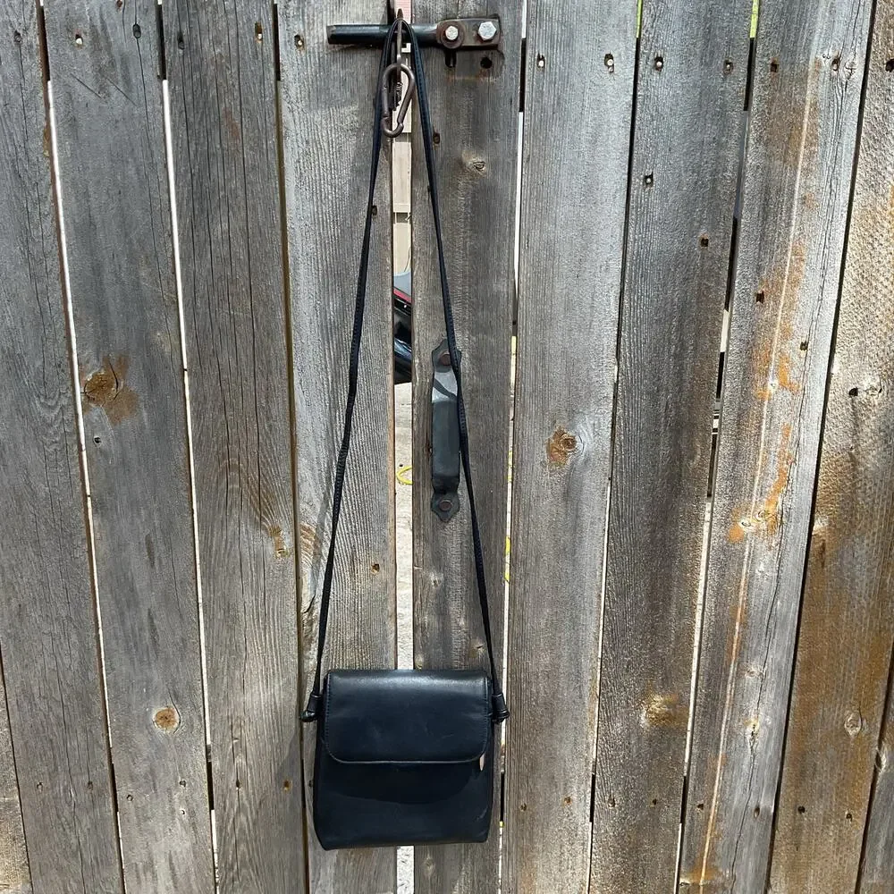 Black Crossbody Purse - Zip and Snap Closure
